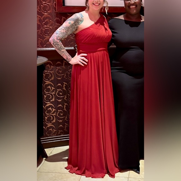 Formal Dress - Picture 5 of 6